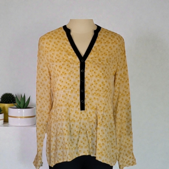 Vanessa Virginia for Anthropologie Tops - Anthropologie Button Down Drapey Top Ladies Size 0